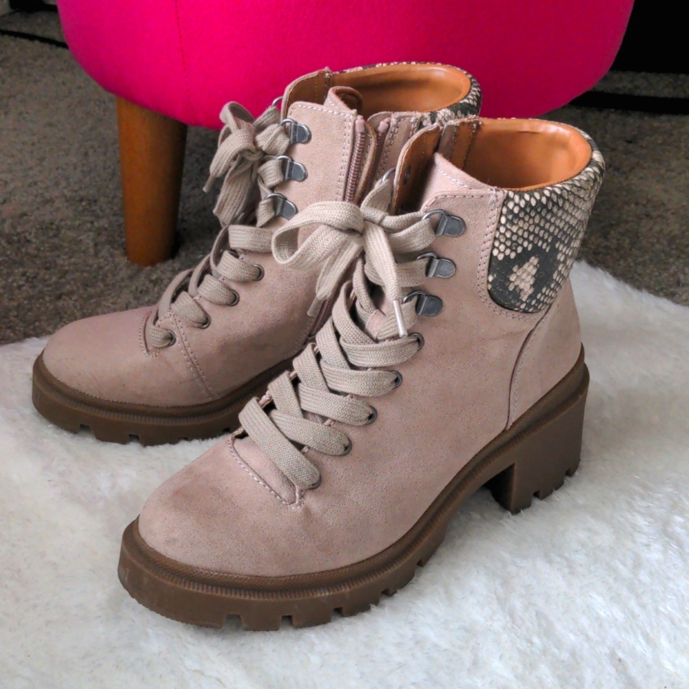 Universal Thread Taupe Combat Boots